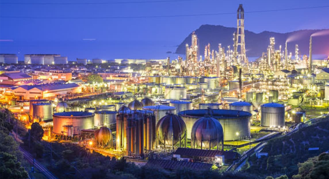 U.S. imposes new sanctions on Iran oil exports, targets Chinese, UAE firms